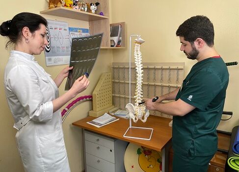 Eine CT-Untersuchung oder MRT hilft Ärzten dabei, die Ursache von Rückenschmerzen zu ermitteln