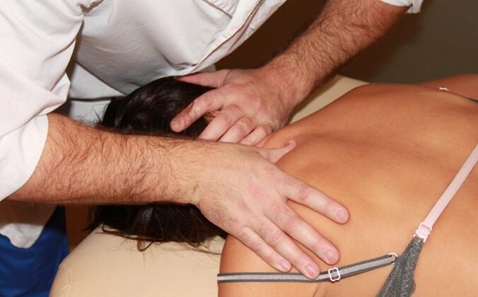 Manuelle Techniken zur Behandlung der zervikalen Osteochondrose.